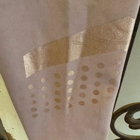 LIKE NEW.  BSP (BETTER SPORTS PERFORMANCE) YOGA PANTS. - Picture 6 of 10